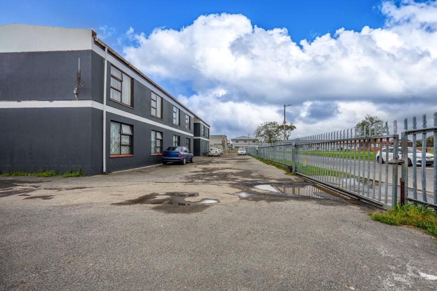 2 Bedroom Property for Sale in Oakdene Western Cape